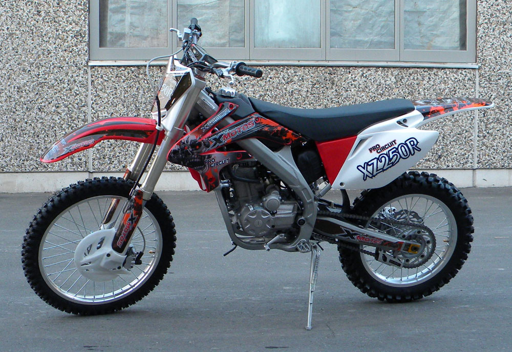 kymoto xz 250cc dirt bike